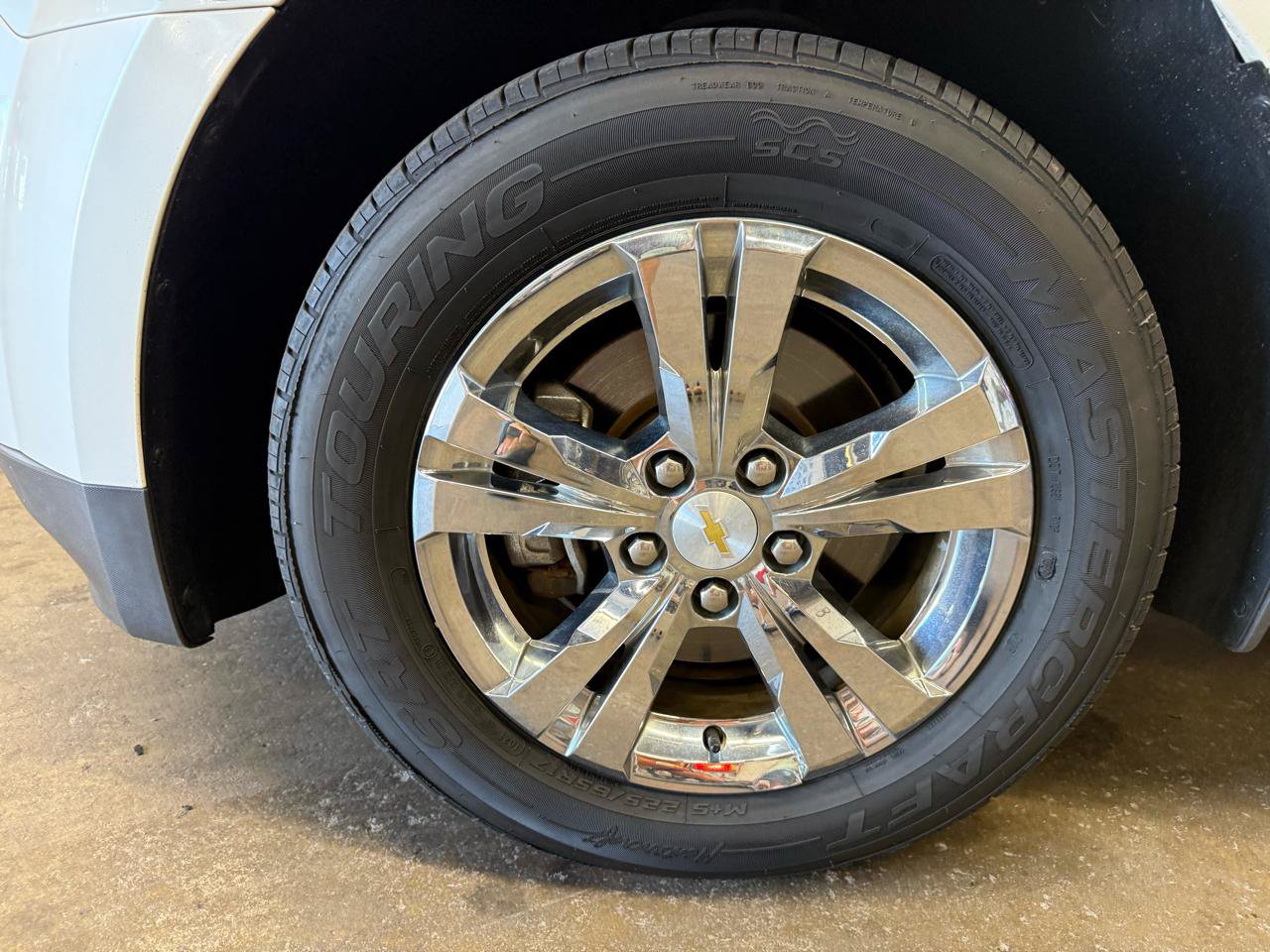 Used 2015 Chevrolet Equinox LT w/ Driver Convenience Package AWD/4WD image 9