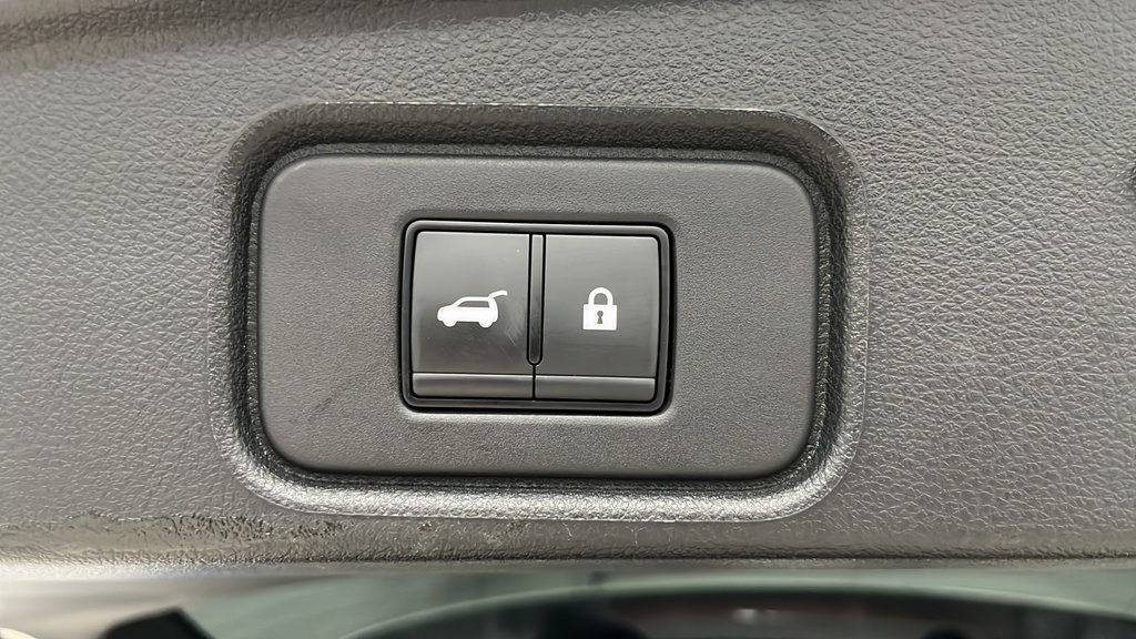 Used 2023 Nissan Pathfinder SL AWD/4WD image 28