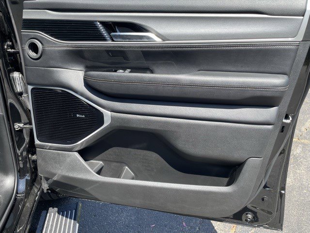 New 2025 Jeep Wagoneer Series III w/ Premium Group I image 13