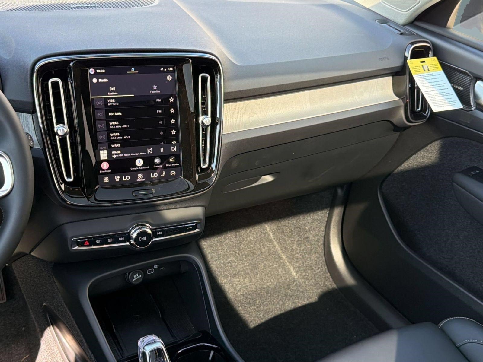 New 2026 Volvo XC40 B5 Plus w/ Climate Package AWD/4WD image 17