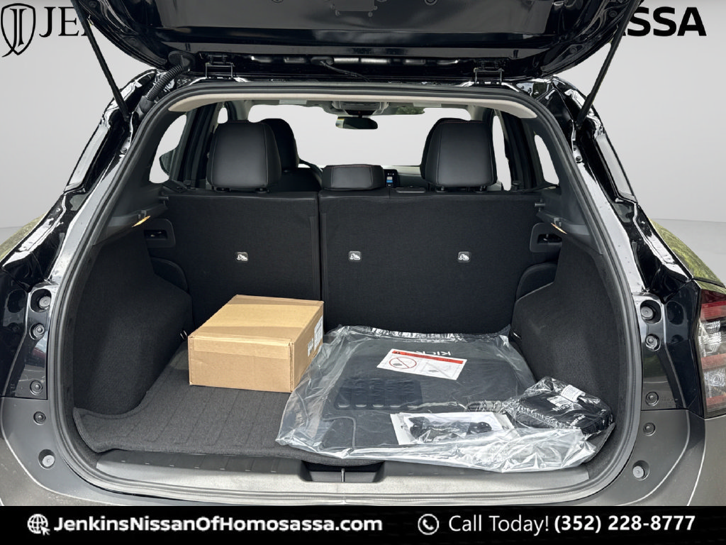 New 2026 Nissan Kicks SR FWD image 17