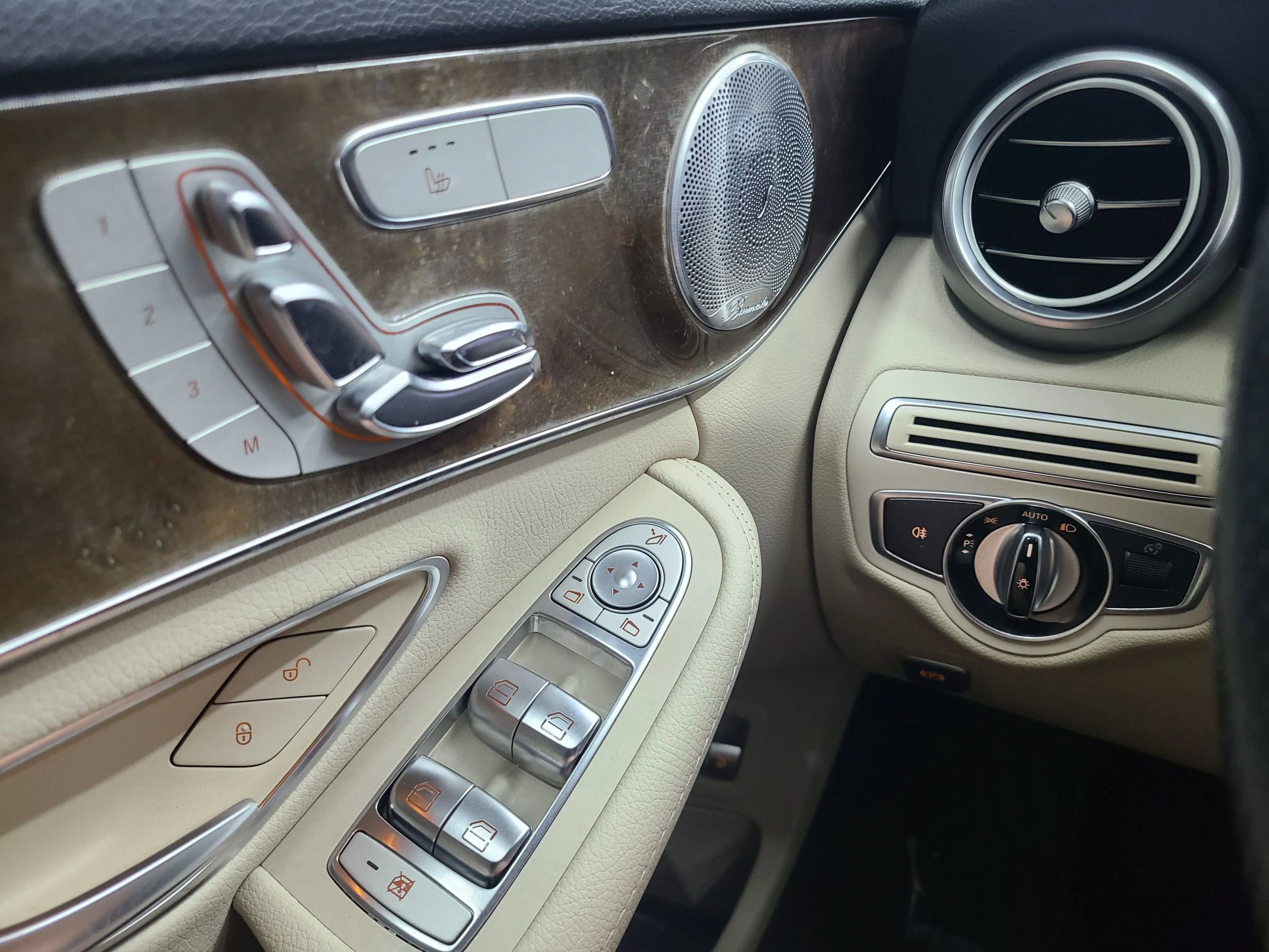 Used 2016 Mercedes-Benz C 300 4MATIC Sedan image 30