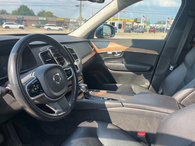Used 2022 Volvo XC90 T6 Momentum w/ Advanced Package image 10