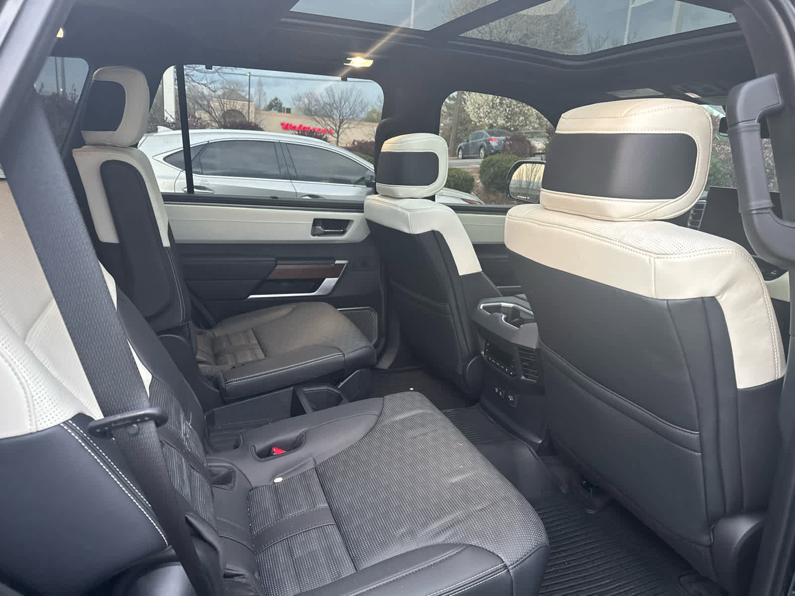 Used 2025 Toyota Sequoia Capstone image 8