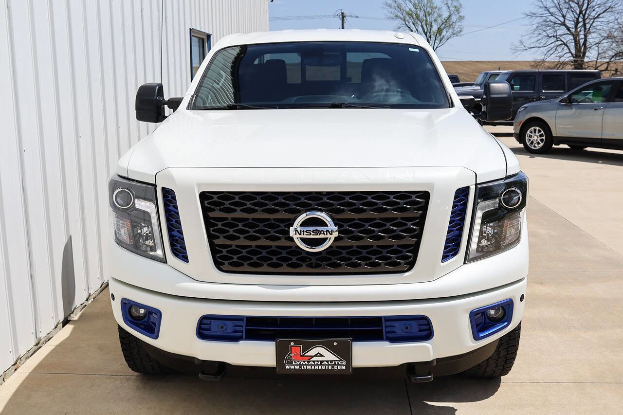 Used 2018 Nissan Titan SV w/ SV Convenience Package AWD/4WD image 8