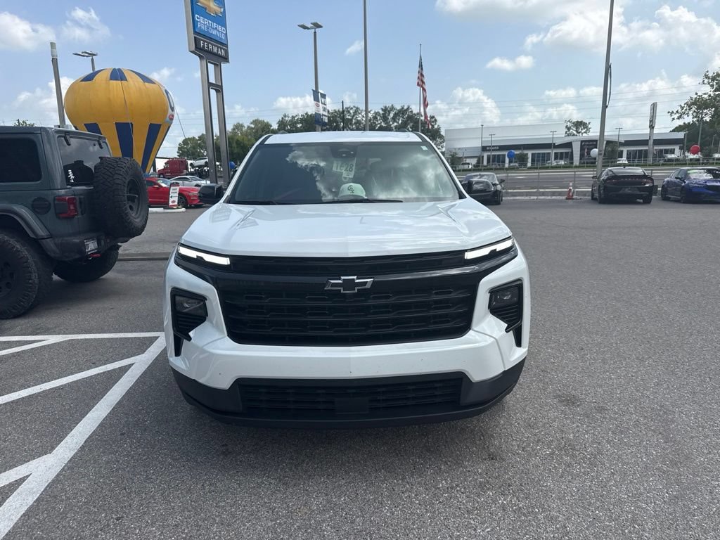 Used 2025 Chevrolet Traverse LT w/ Midnight/Sport Edition FWD image 3