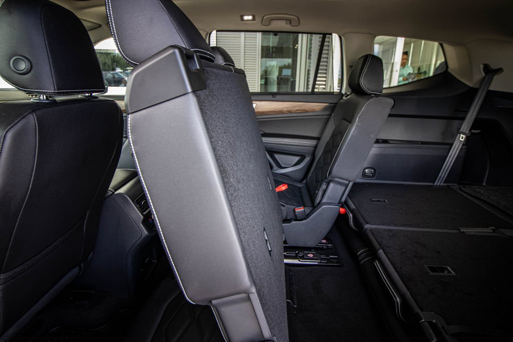 Certified 2026 Volkswagen Atlas SE w/ Panoramic Sunroof Package FWD image 26