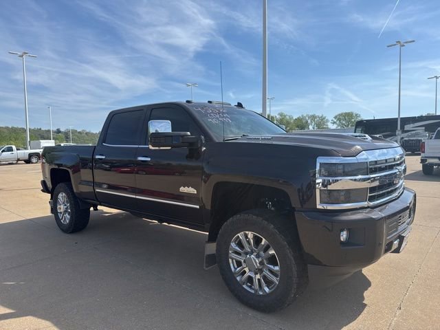 Used 2019 Chevrolet Silverado 2500 High Country AWD/4WD image 1