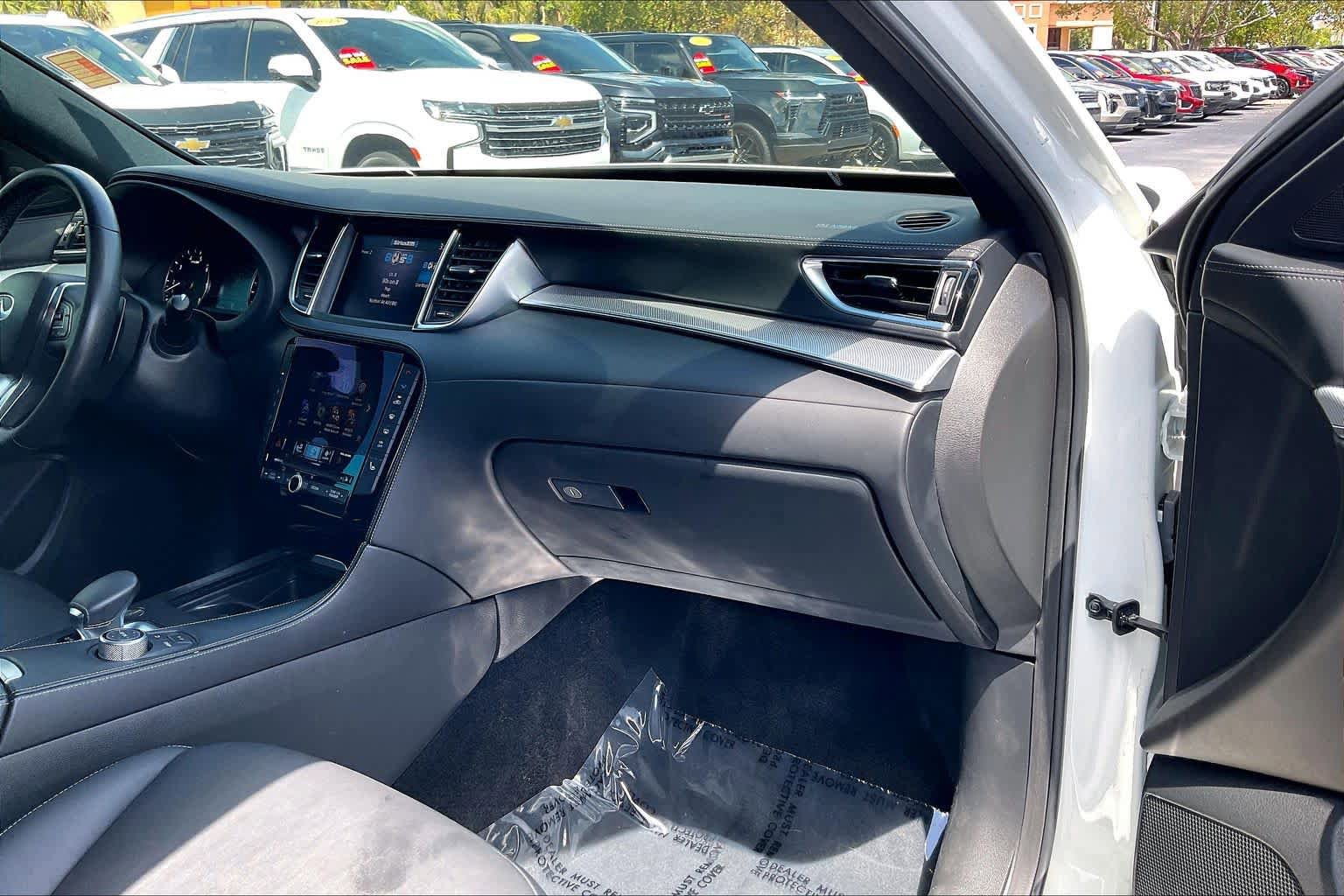 Used 2021 INFINITI QX50 Luxe w/ Appearance Package FWD image 26