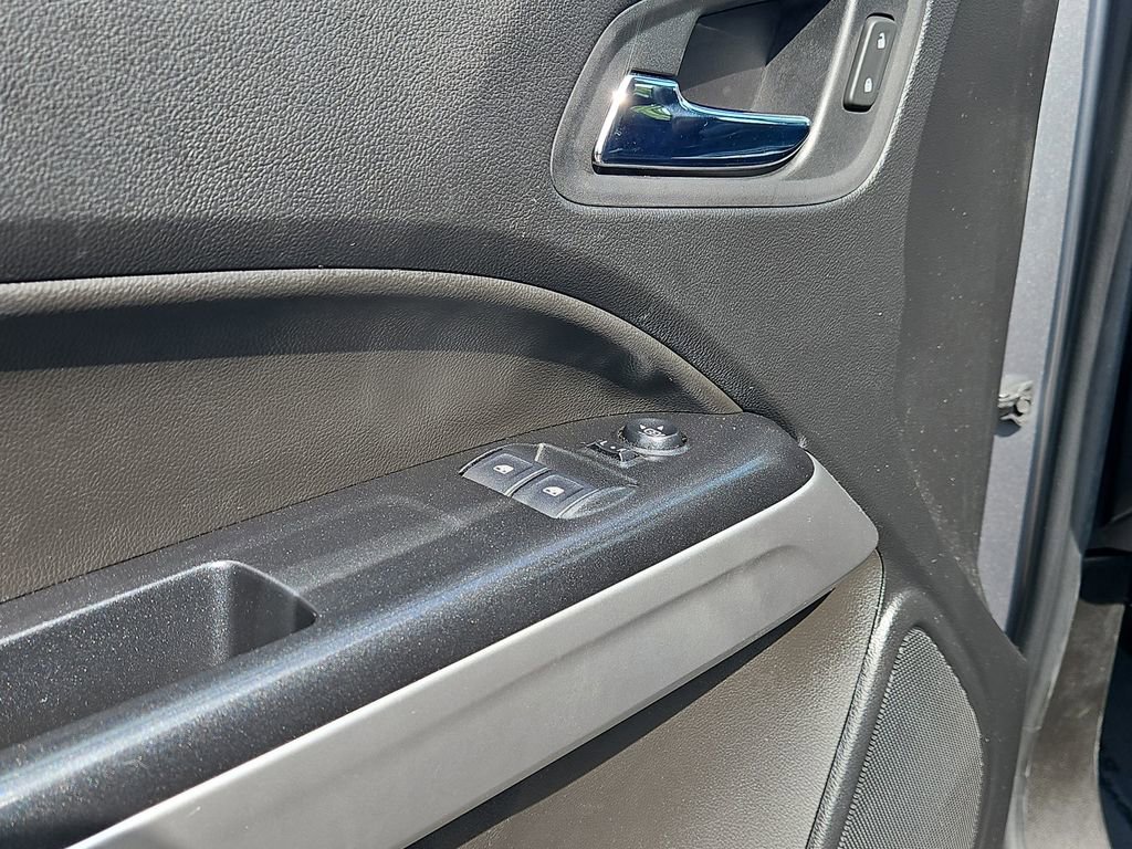 Used 2021 Chevrolet Colorado LT w/ Redline Special Edition image 13