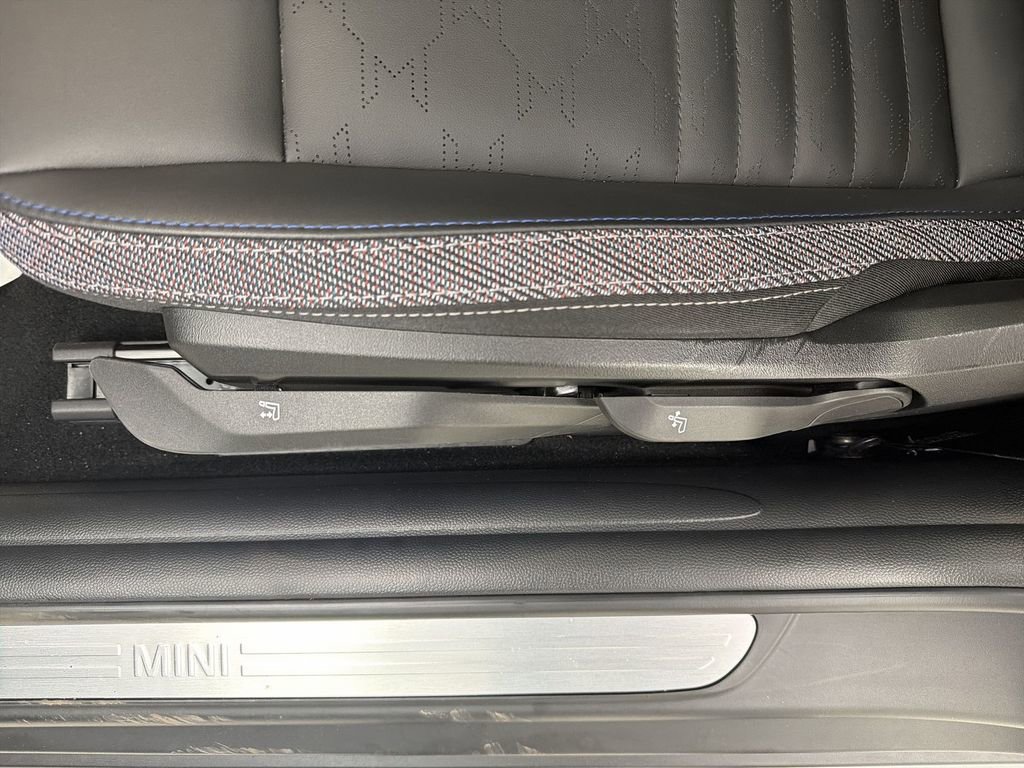 Certified 2025 MINI Cooper S image 13