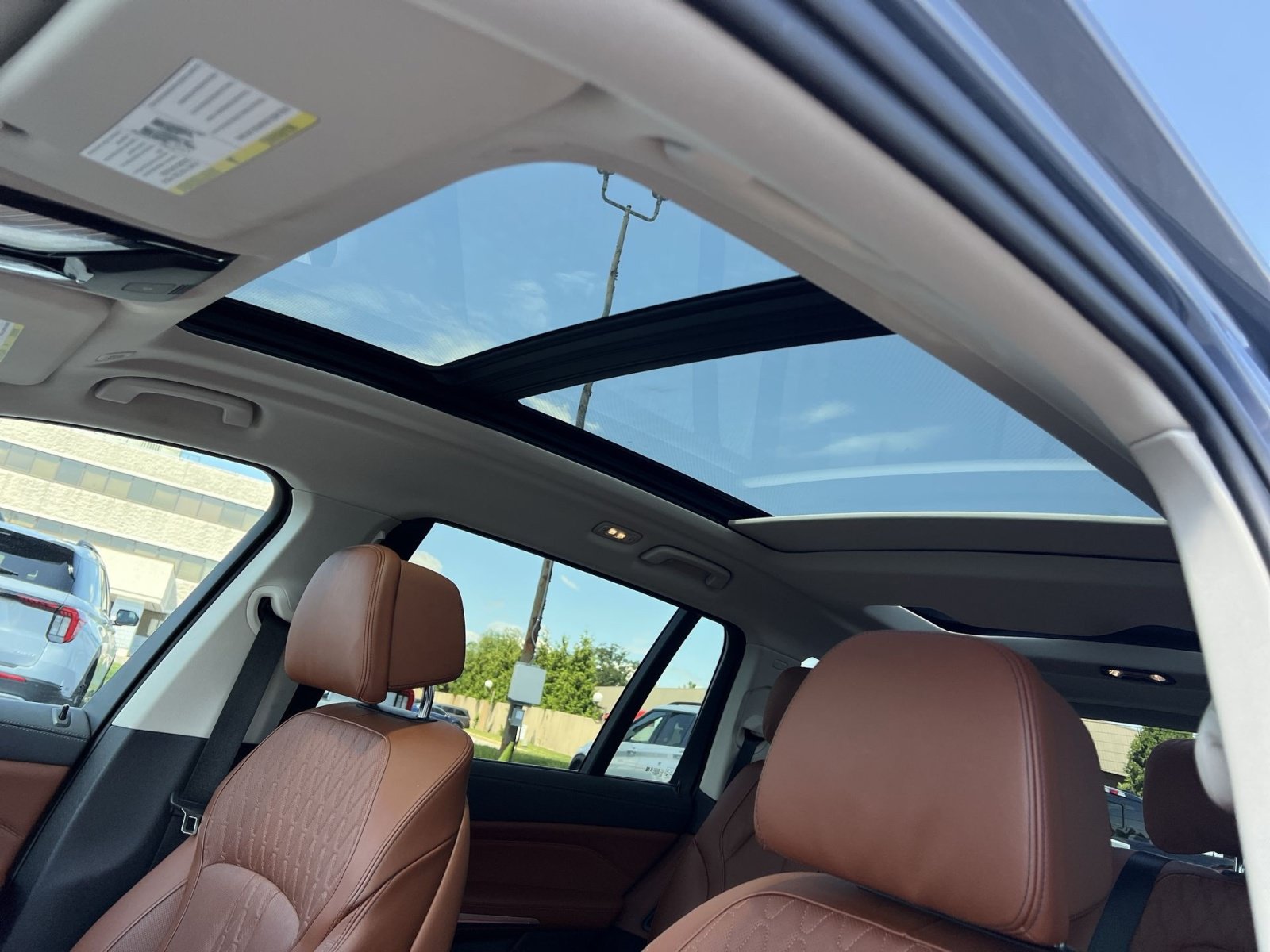 Used 2023 BMW X7 xDrive40i w/ Executive Package AWD/4WD image 24