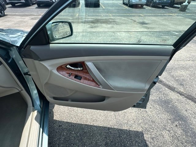 Used 2009 Toyota Camry XLE FWD image 14