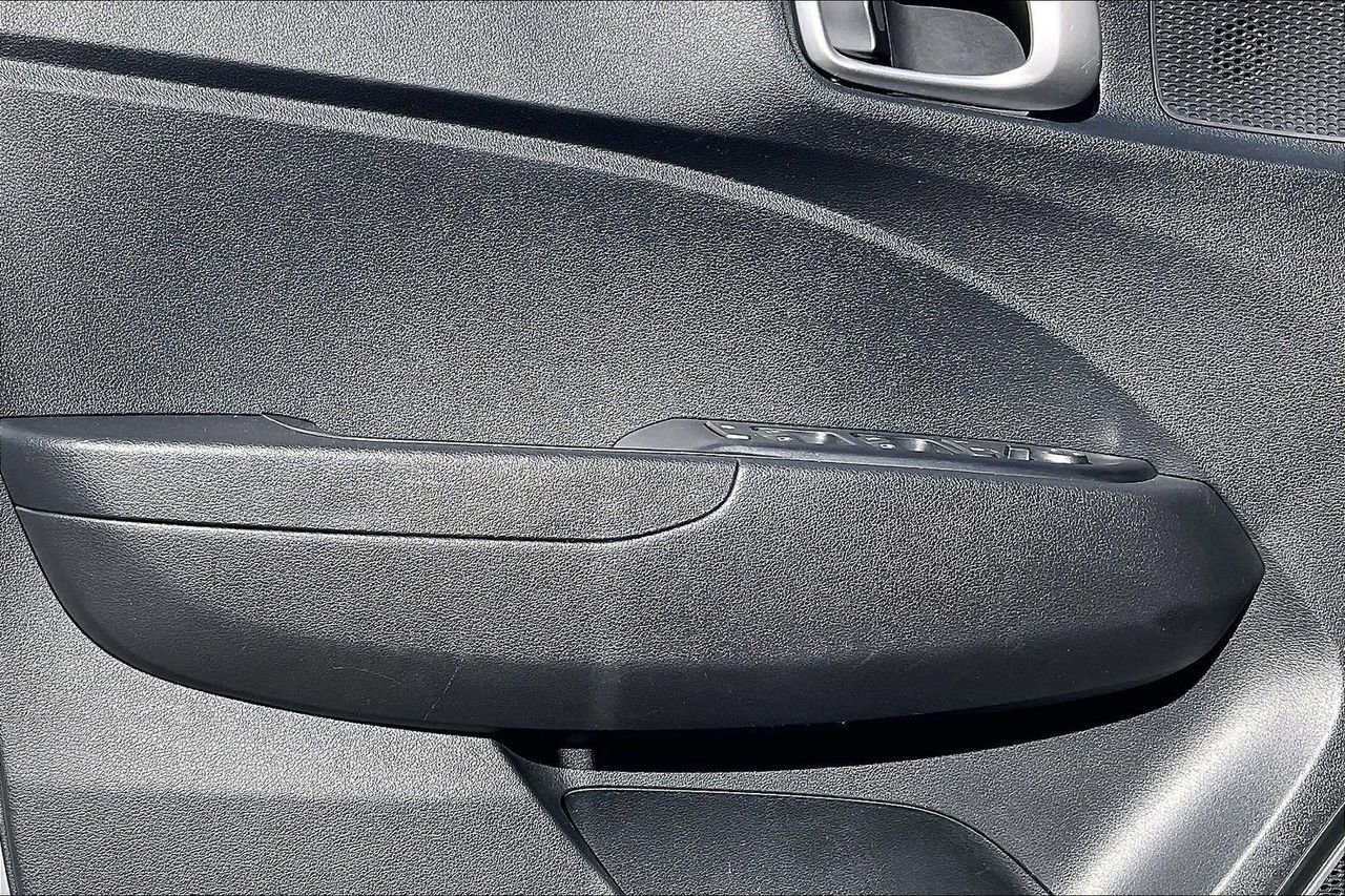 Used 2023 Hyundai Venue SEL w/ Cargo Package image 25