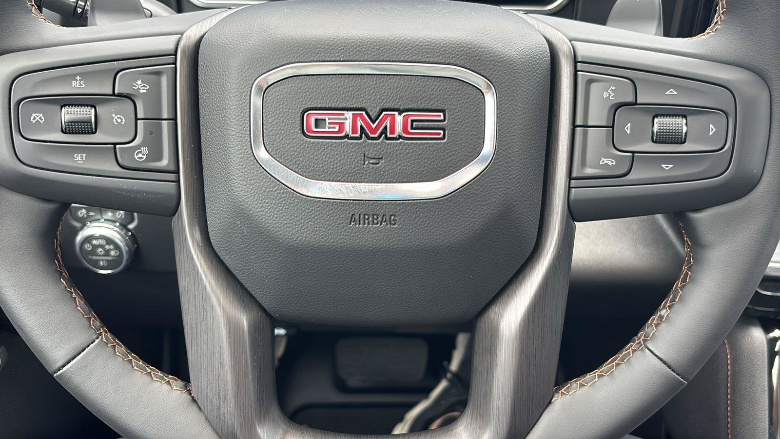 New 2026 GMC Sierra 1500 AT4 w/ AT4 Premium Package AWD/4WD image 28