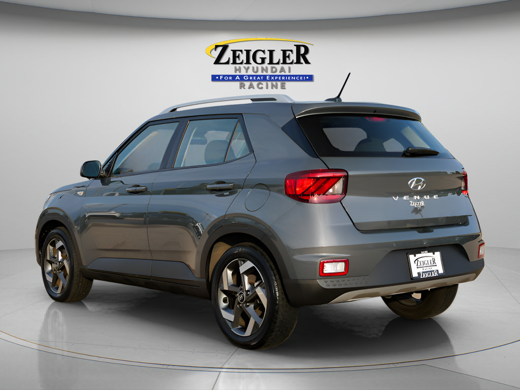 Certified 2026 Hyundai Venue SEL FWD image 5