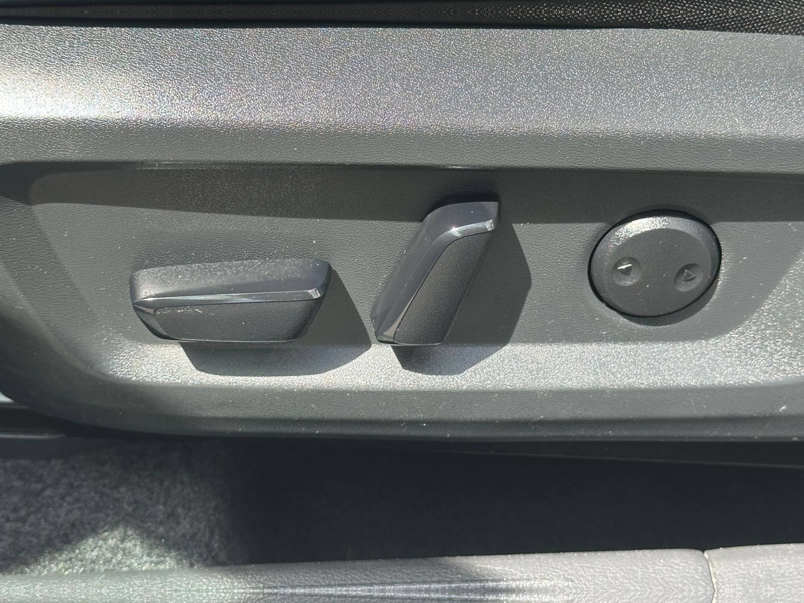 Used 2025 Nissan Rogue SV FWD image 22