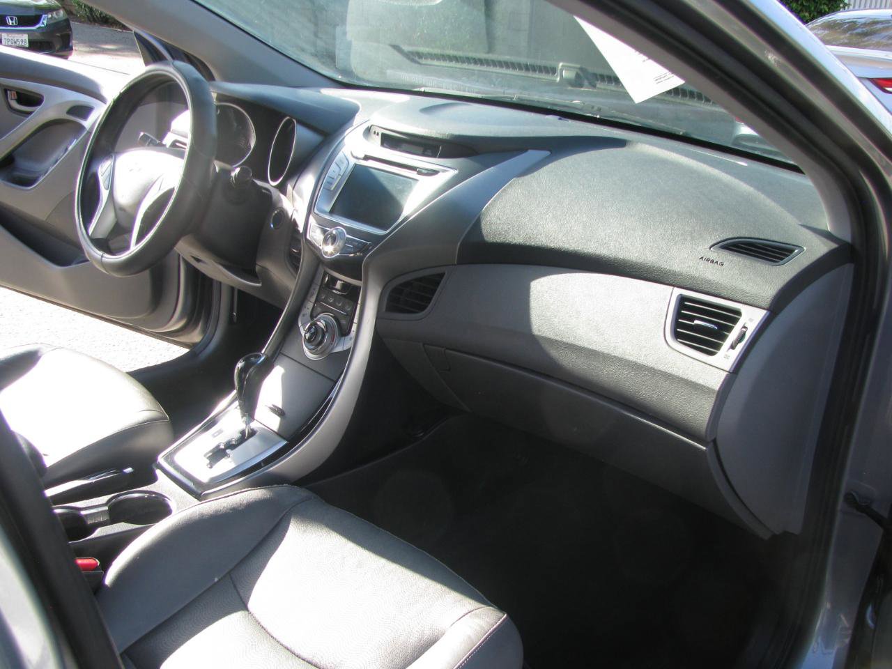 Used 2012 Hyundai Elantra Limited w/ Technology Pkg 5 FWD image 12