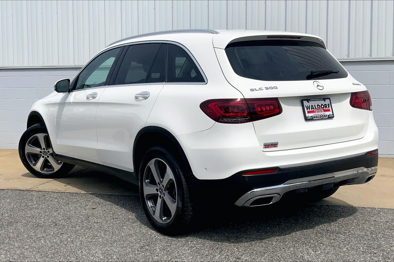Used 2022 Mercedes-Benz GLC 300 4MATIC w/ Premium Package Lite image 15
