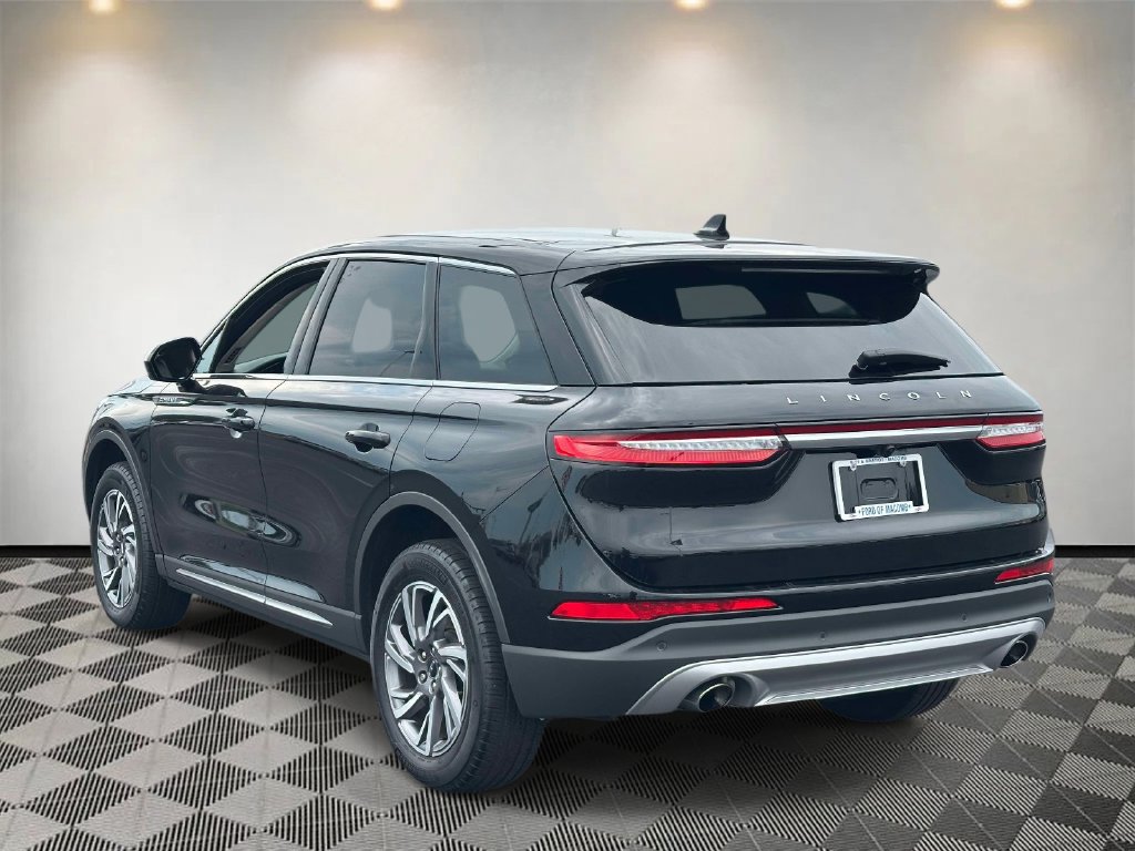 Used 2024 Lincoln Corsair AWD image 5