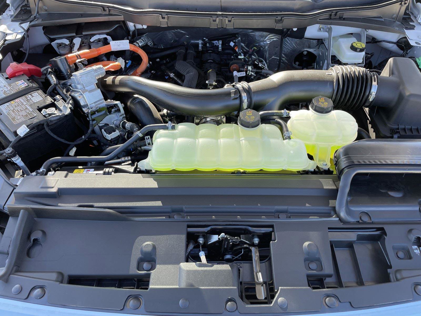 New 2025 Ford F150 Lariat w/ Equipment Group 502A High image 35