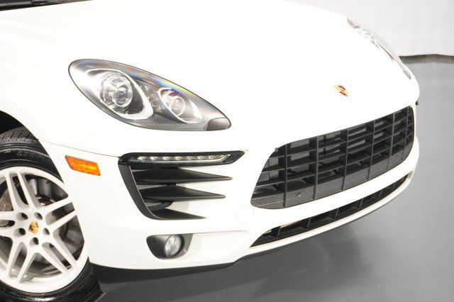 Used 2018 Porsche Macan AWD/4WD image 7