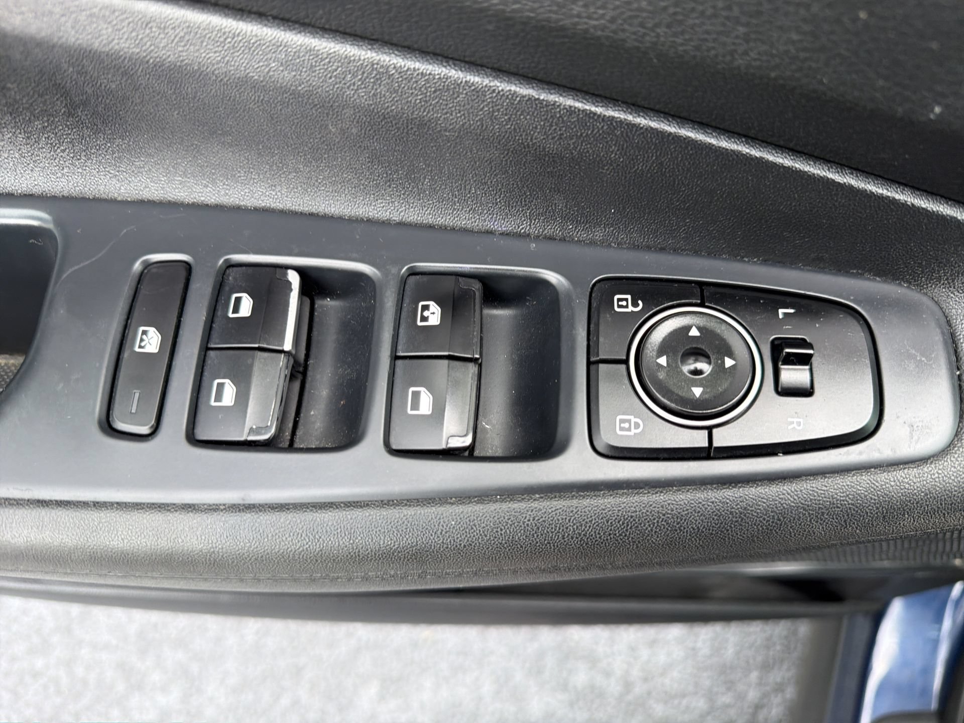 Used 2021 Hyundai Santa Fe SE FWD image 15