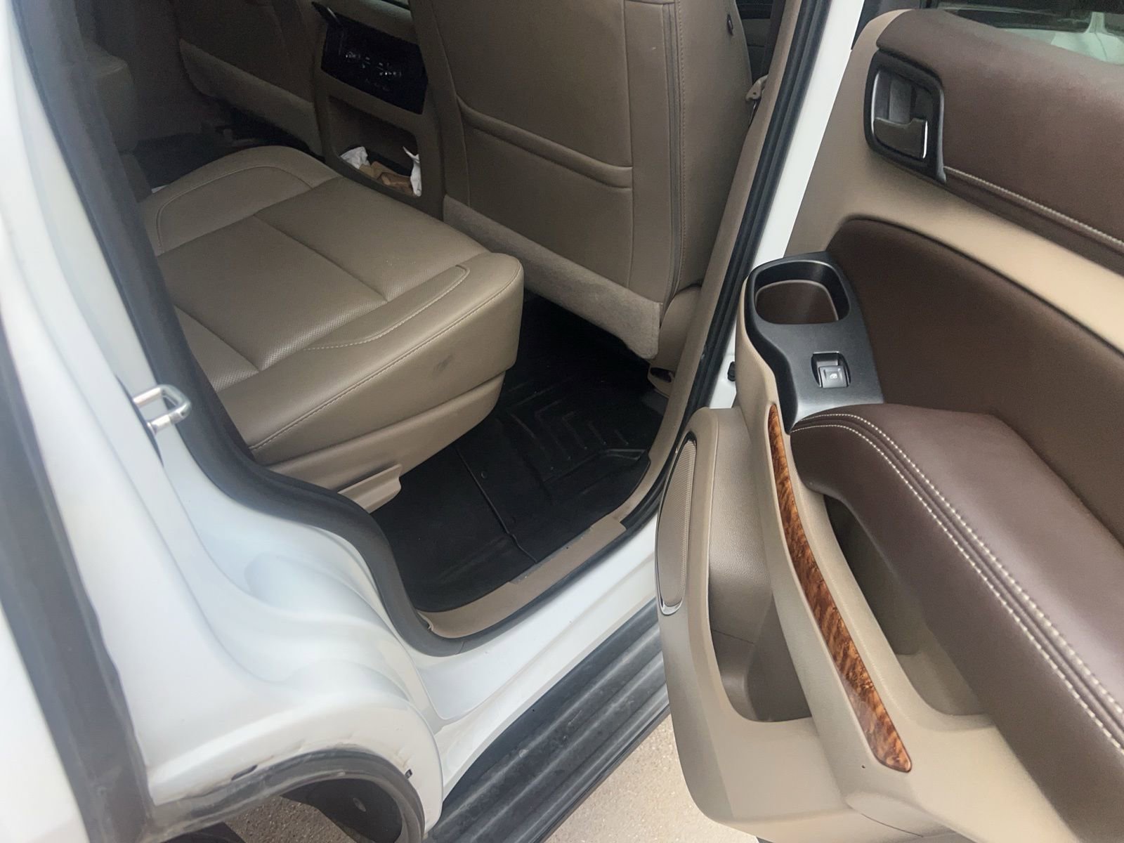 Used 2018 Chevrolet Tahoe Premier AWD/4WD image 17