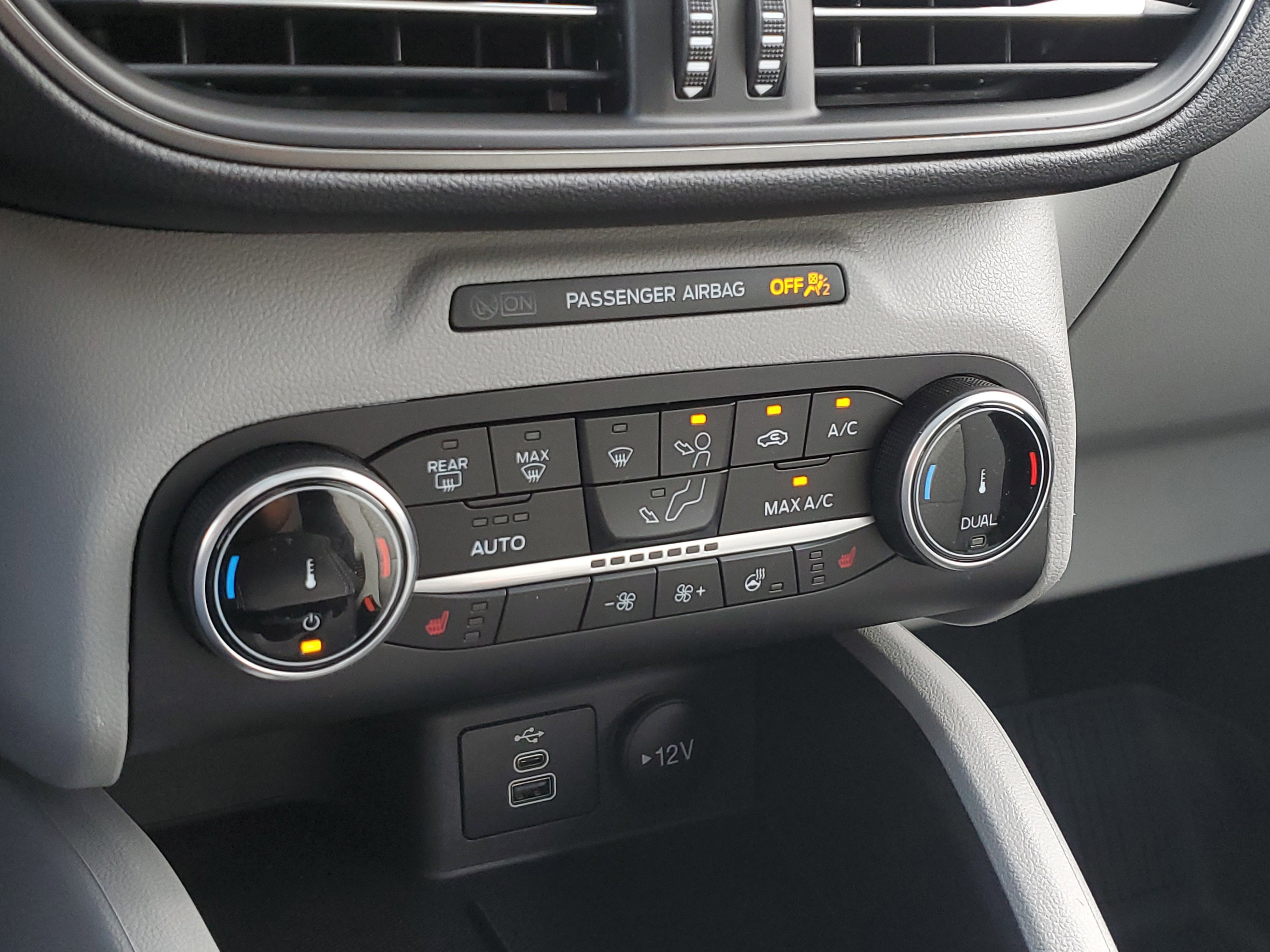 Certified 2026 Ford Escape Active w/ Cold Weather Package image 27