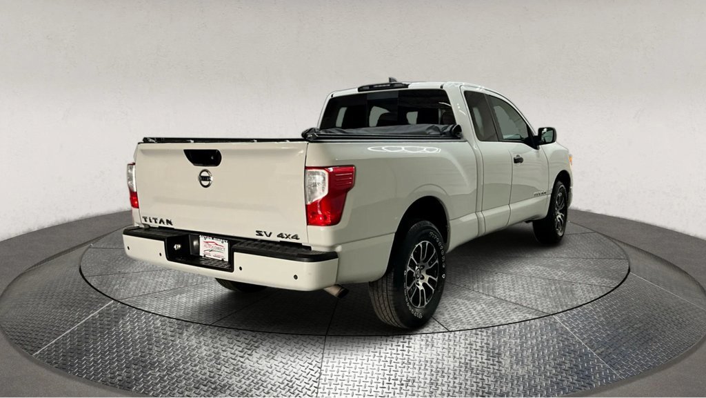 Used 2022 Nissan Titan SV image 8