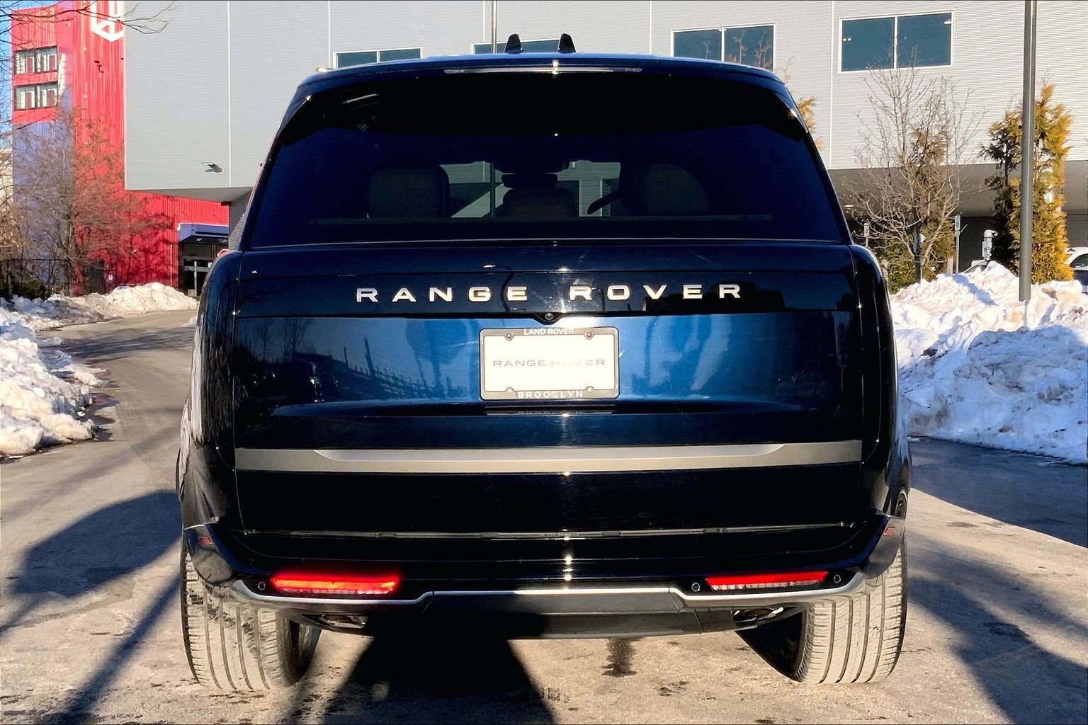 Used 2025 Land Rover Range Rover SE image 4