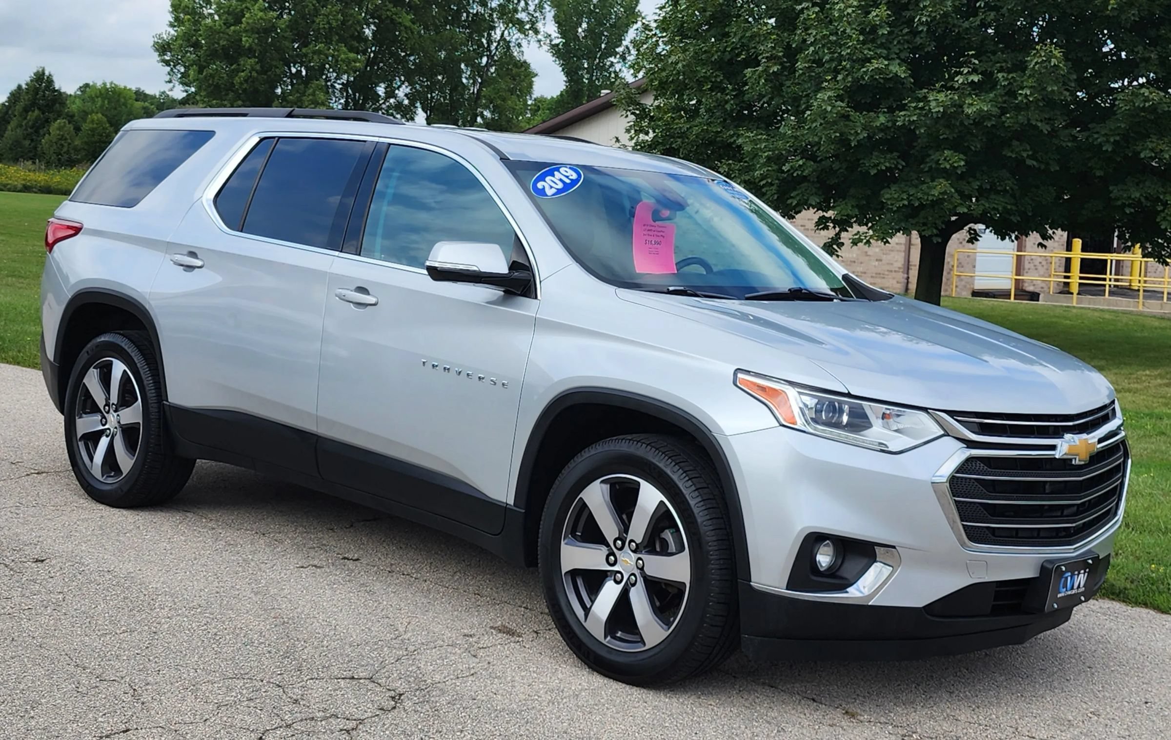 Used 2019 Chevrolet Traverse LT AWD/4WD image 2