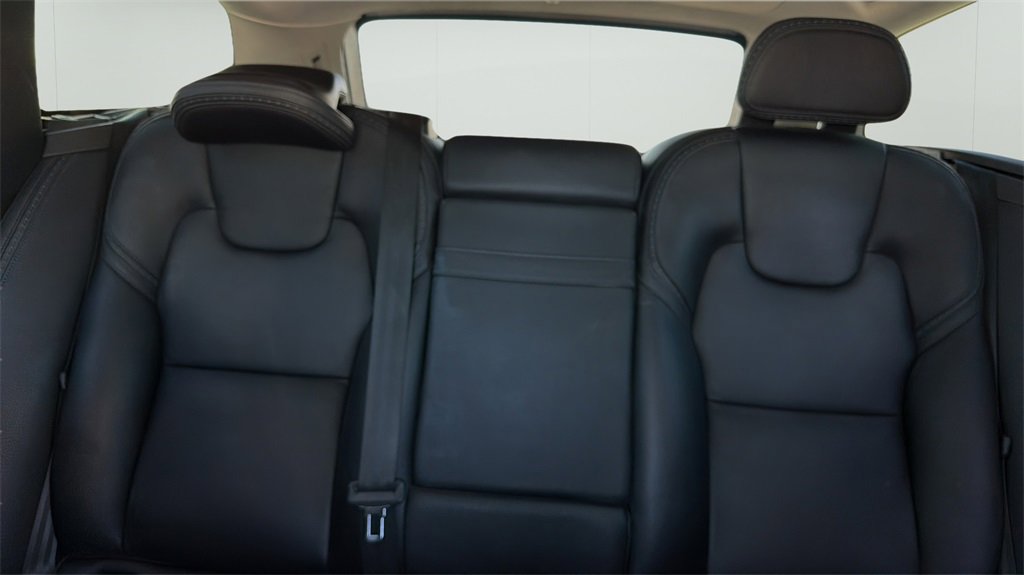 Used 2018 Volvo V90 T6 Cross Country w/ Convenience Package image 11