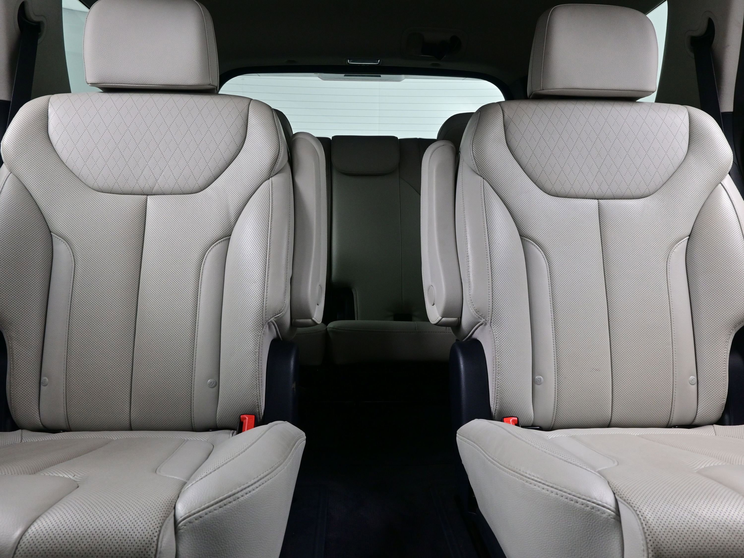 Used 2020 Hyundai Palisade SEL w/ Premium Package image 16