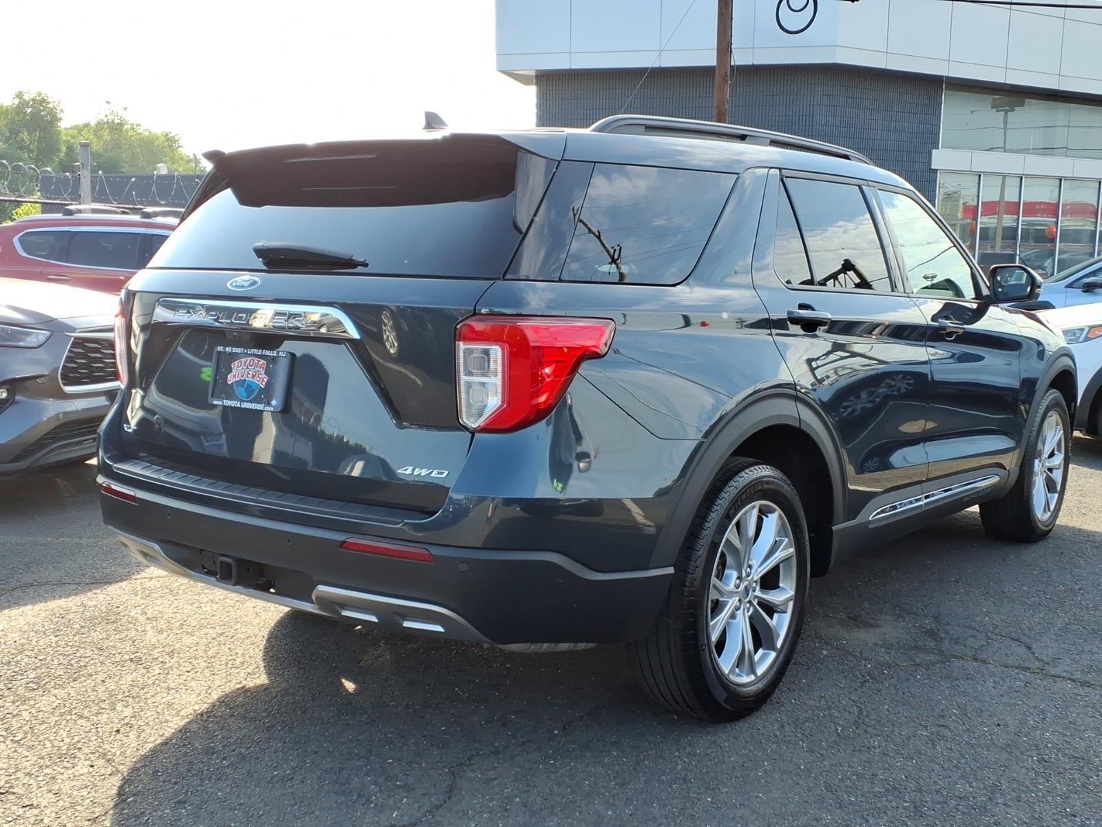 Used 2024 Ford Explorer XLT w/ Equipment Group 202A AWD/4WD image 6