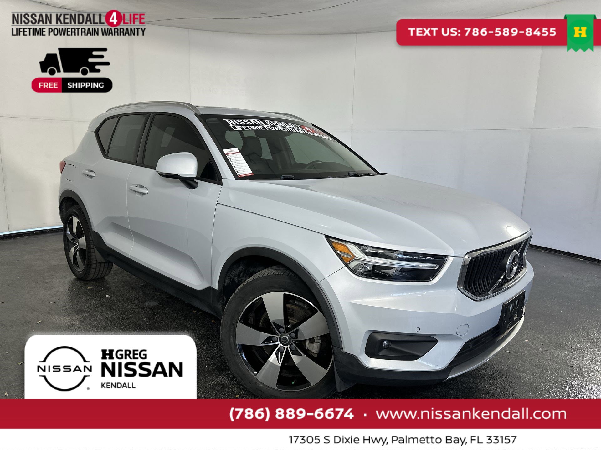 Used 2021 Volvo XC40 T4 Momentum w/ Protection Package Premier image 1