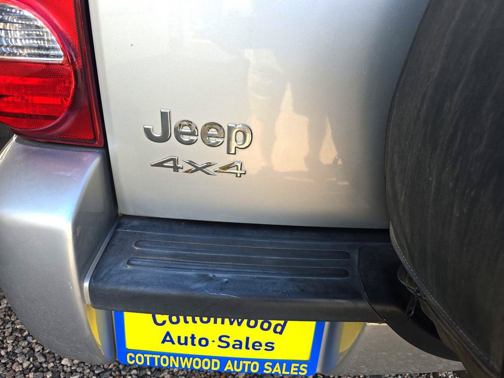 Used 2003 Jeep Liberty Limited AWD/4WD image 32