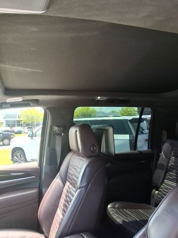 Used 2023 Cadillac Escalade ESV Sport Platinum w/ LPO, ONYX Package AWD/4WD image 16
