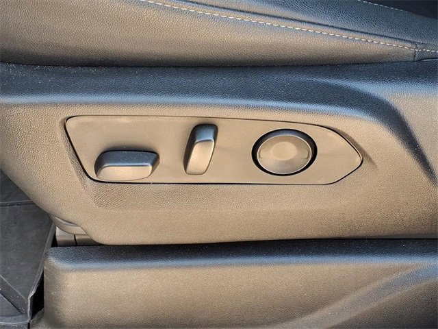 Used 2023 Chevrolet Suburban Z71 w/ Luxury Package image 15