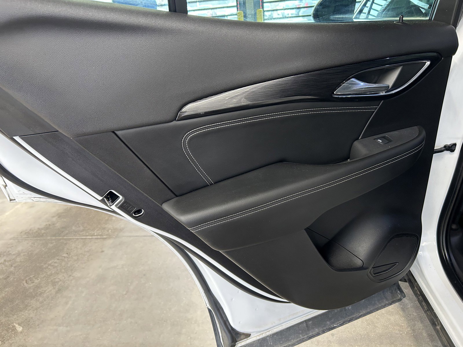 Used 2022 Buick Envision Preferred image 12