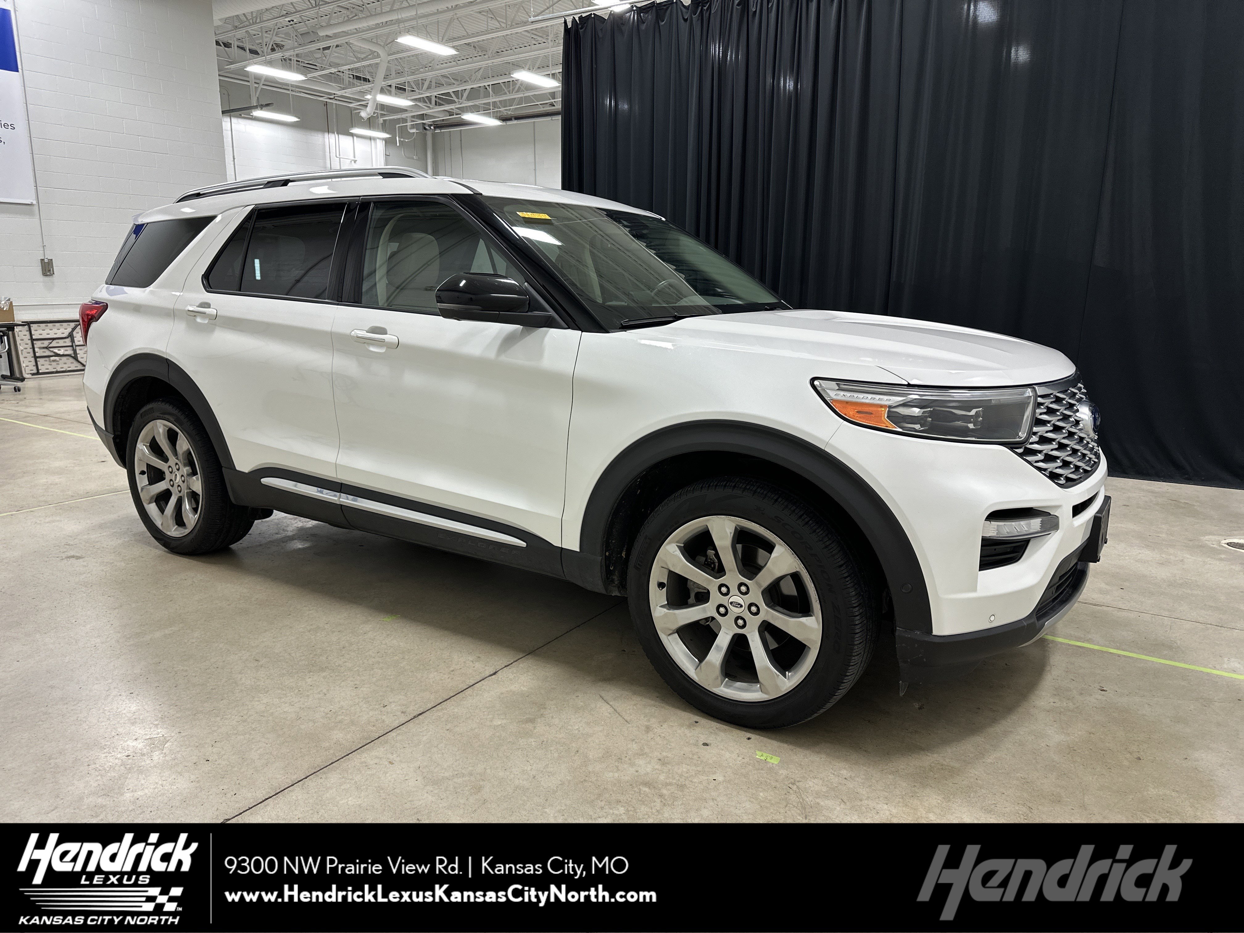 Used 2020 Ford Explorer Platinum w/ Premium Technology Package image 1