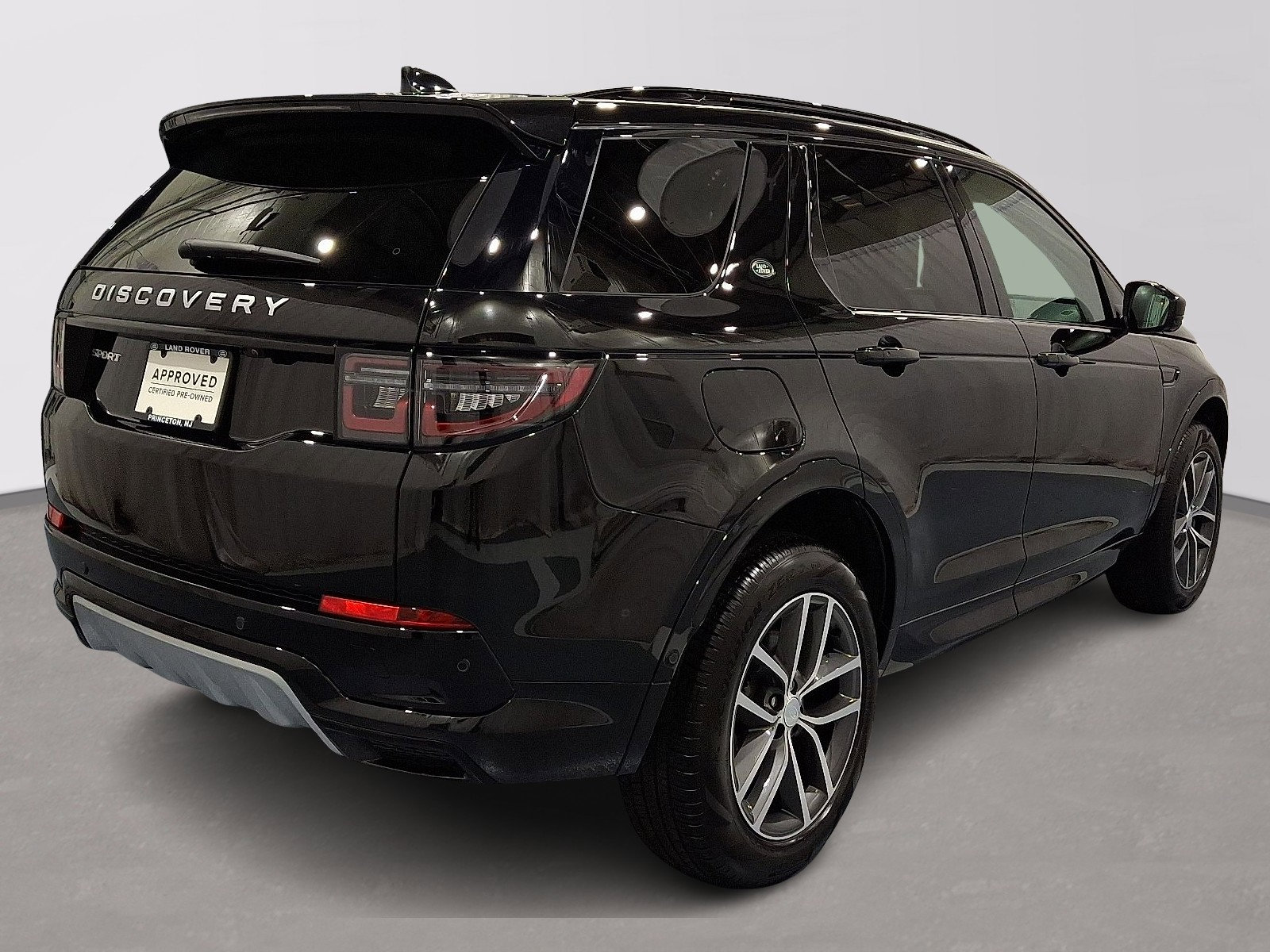 Certified 2025 Land Rover Discovery Sport S image 5