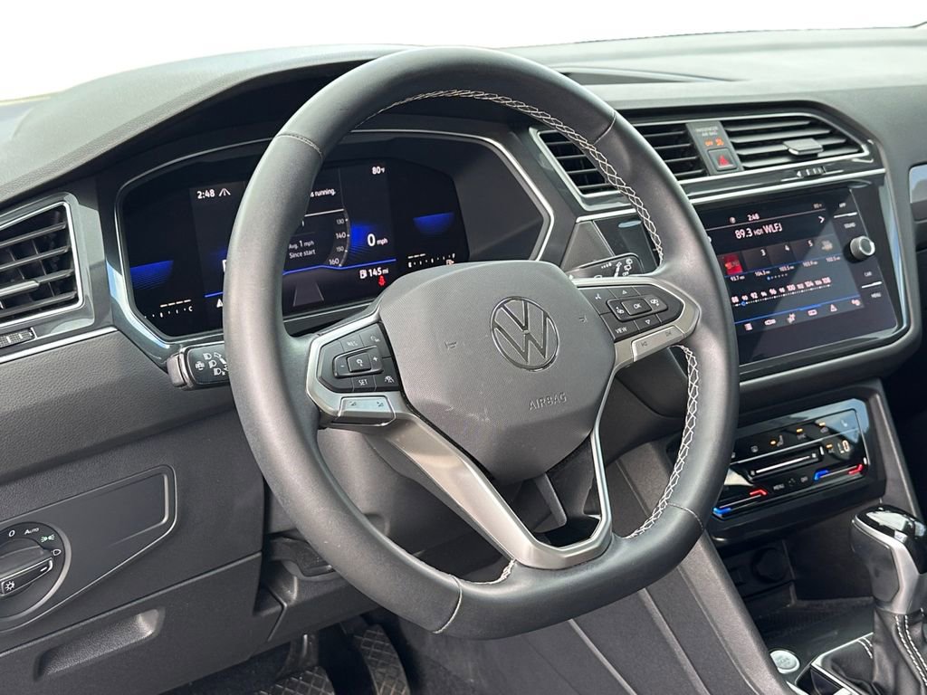 Used 2022 Volkswagen Tiguan SE AWD/4WD image 12