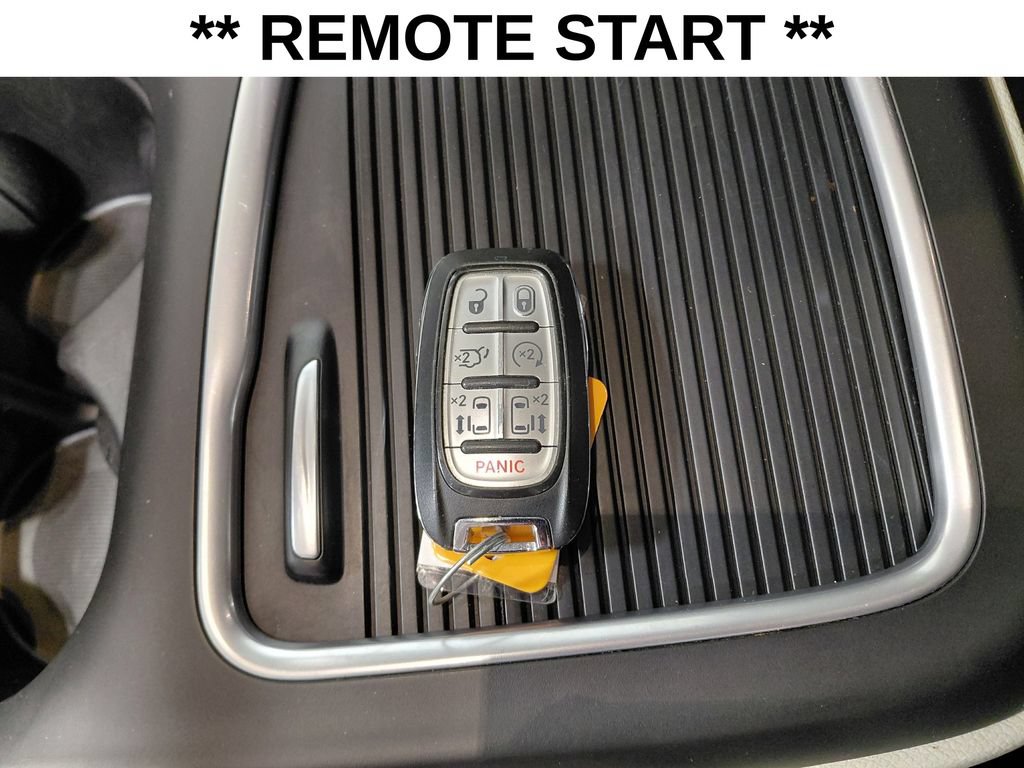 Certified 2024 Chrysler Pacifica Limited FWD image 8