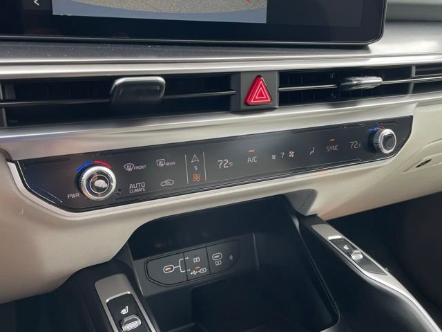 New 2025 Kia Sorento S image 18