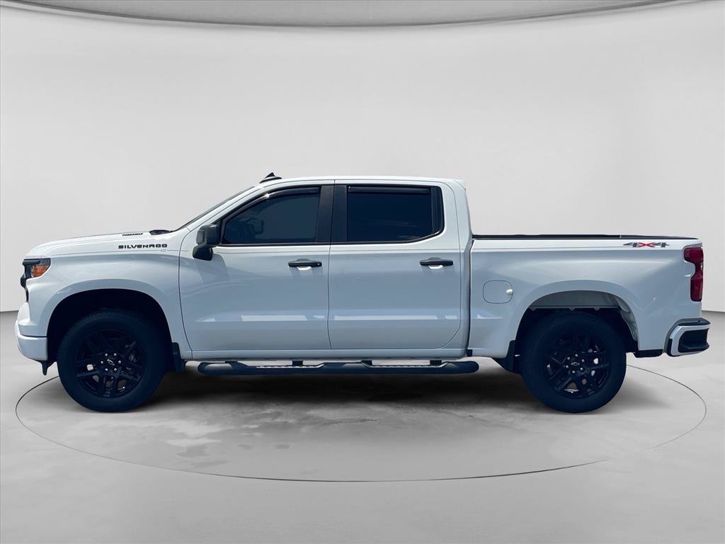 Used 2026 Chevrolet Silverado 1500 Custom w/ LPO, Dark Essentials Package AWD/4WD image 4