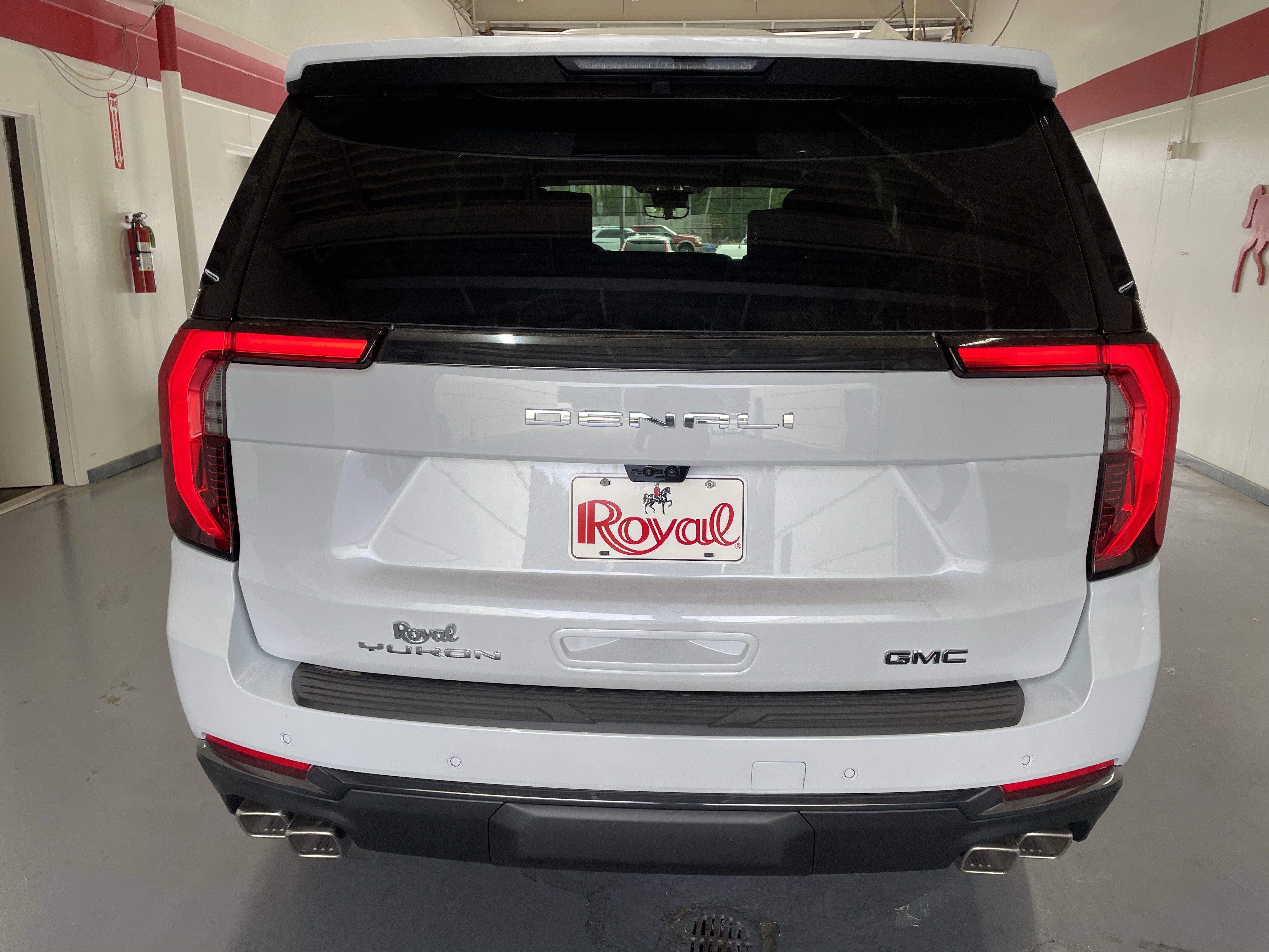 New 2026 GMC Yukon Denali Ultimate AWD/4WD image 5