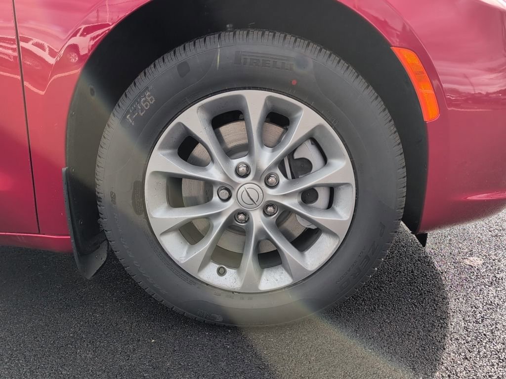 New 2026 Chrysler Pacifica Limited AWD/4WD image 10