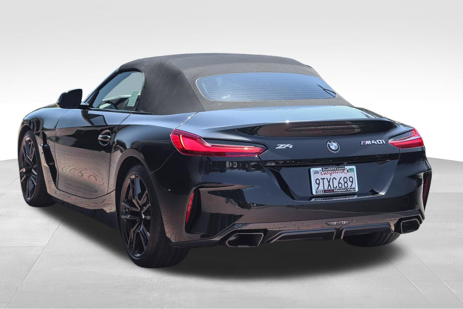Used 2022 BMW Z4 M40i w/ Driving Assistance Package RWD image 4