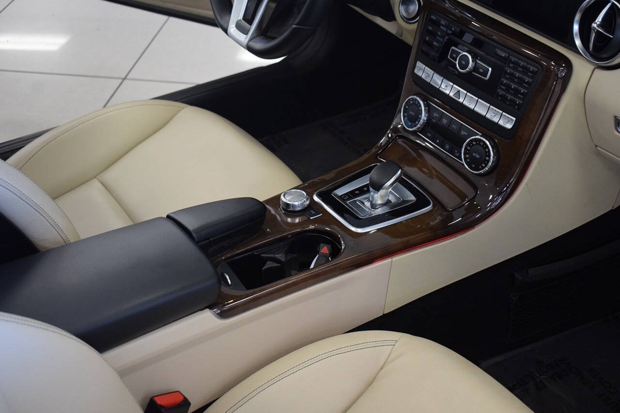 Used 2016 Mercedes-Benz SLK 300 image 26